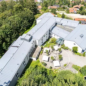 Roomingtons Karoli Hotel